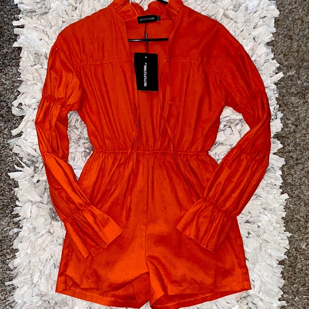 PrettyLittleThings, Size 2, Rust Color.